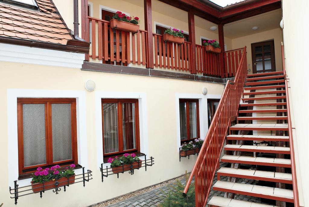 Hotel Pelikan Trebon Exterior photo