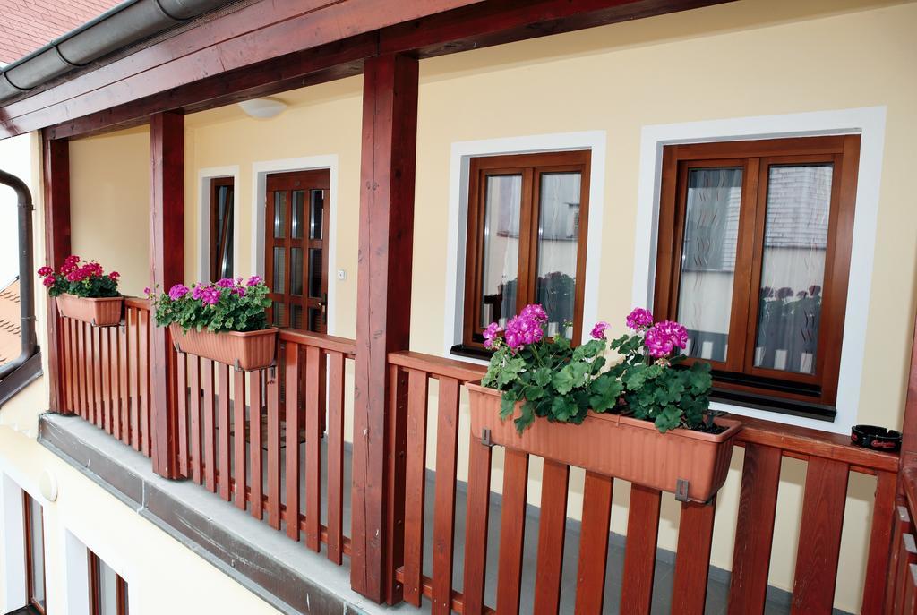 Hotel Pelikan Trebon Exterior photo